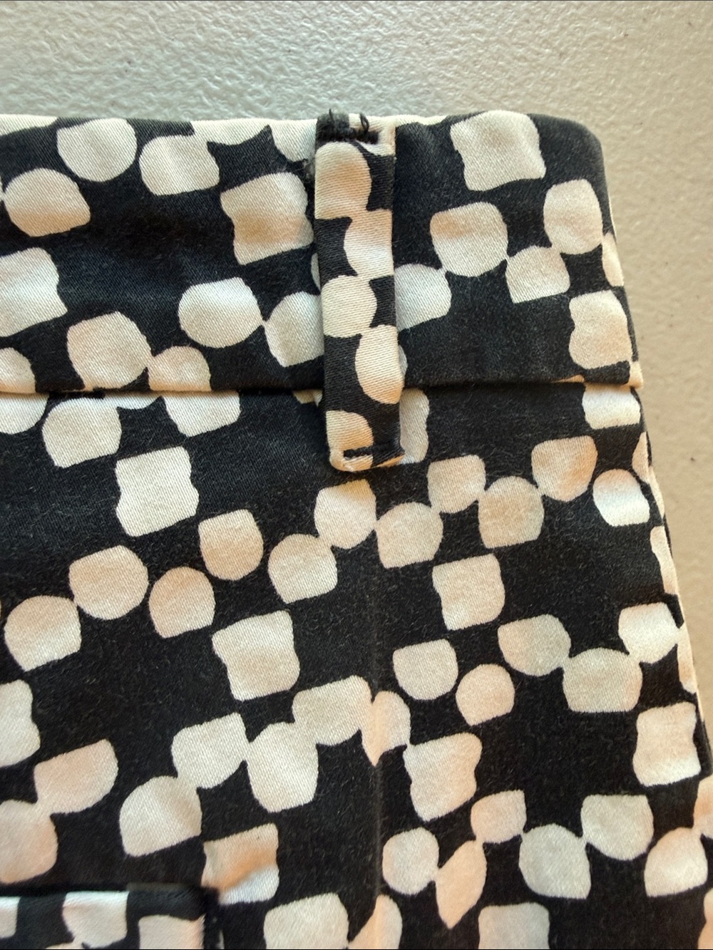 Banana Republic Dark Navy & White Geo-Print Bermuda Shorts - Picture 13 of 15